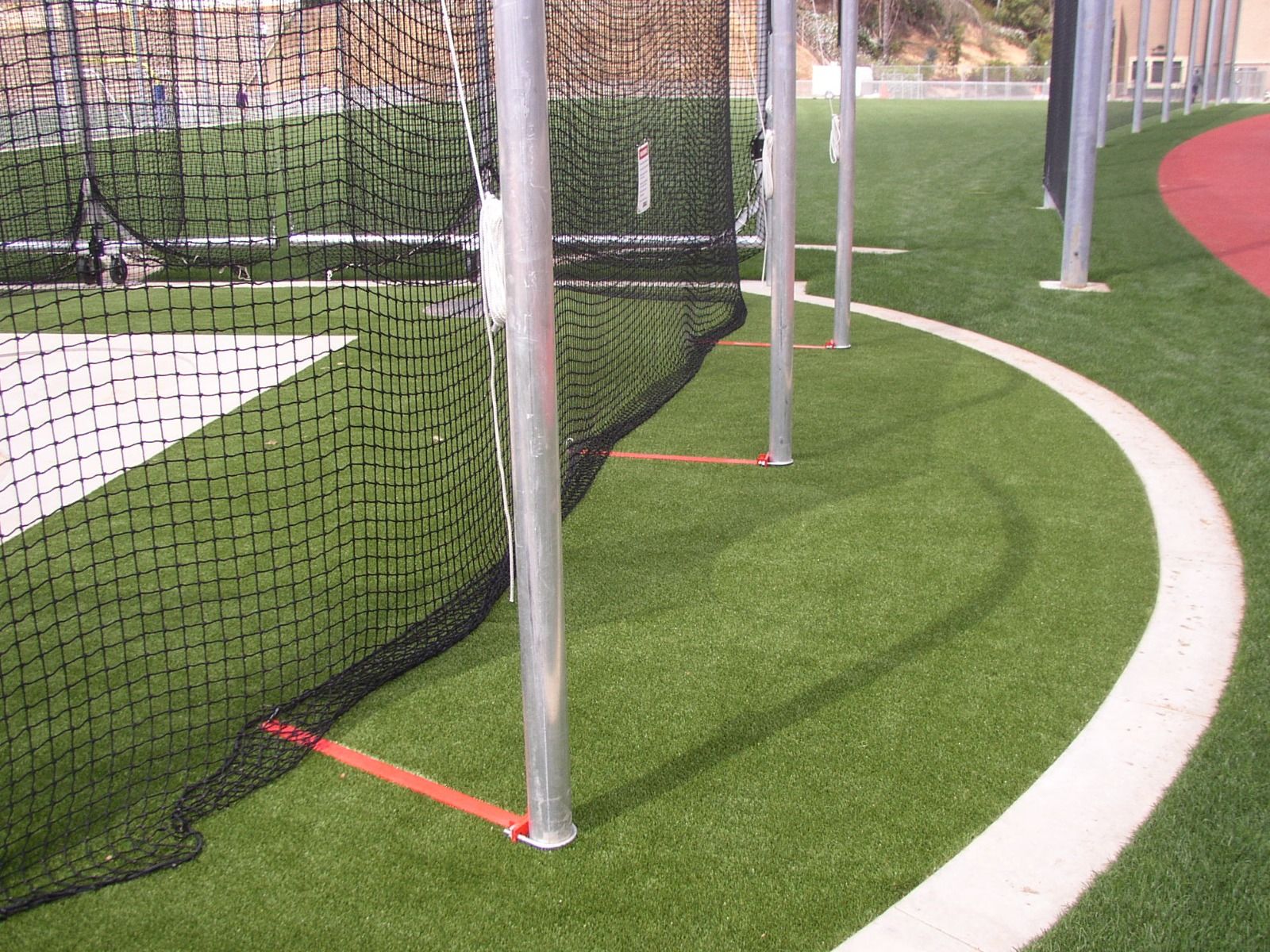 NCAA TALL DOUBLE RING HAMMER CAGE
